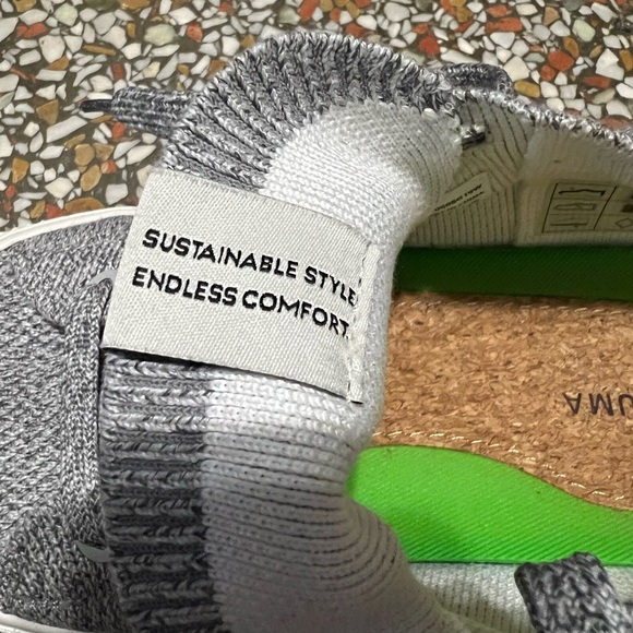 Cariuma sustainable canvas sneakers size 8 - Picture 4 of 8